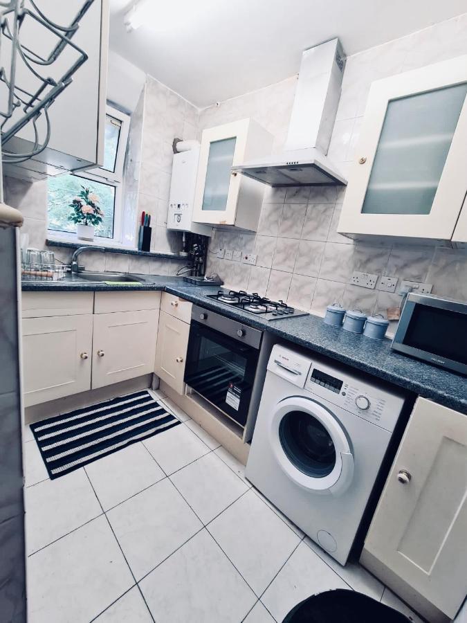 Stunning 3 Bedroom Flat In Stockwell ลอนดอน ภายนอก รูปภาพ