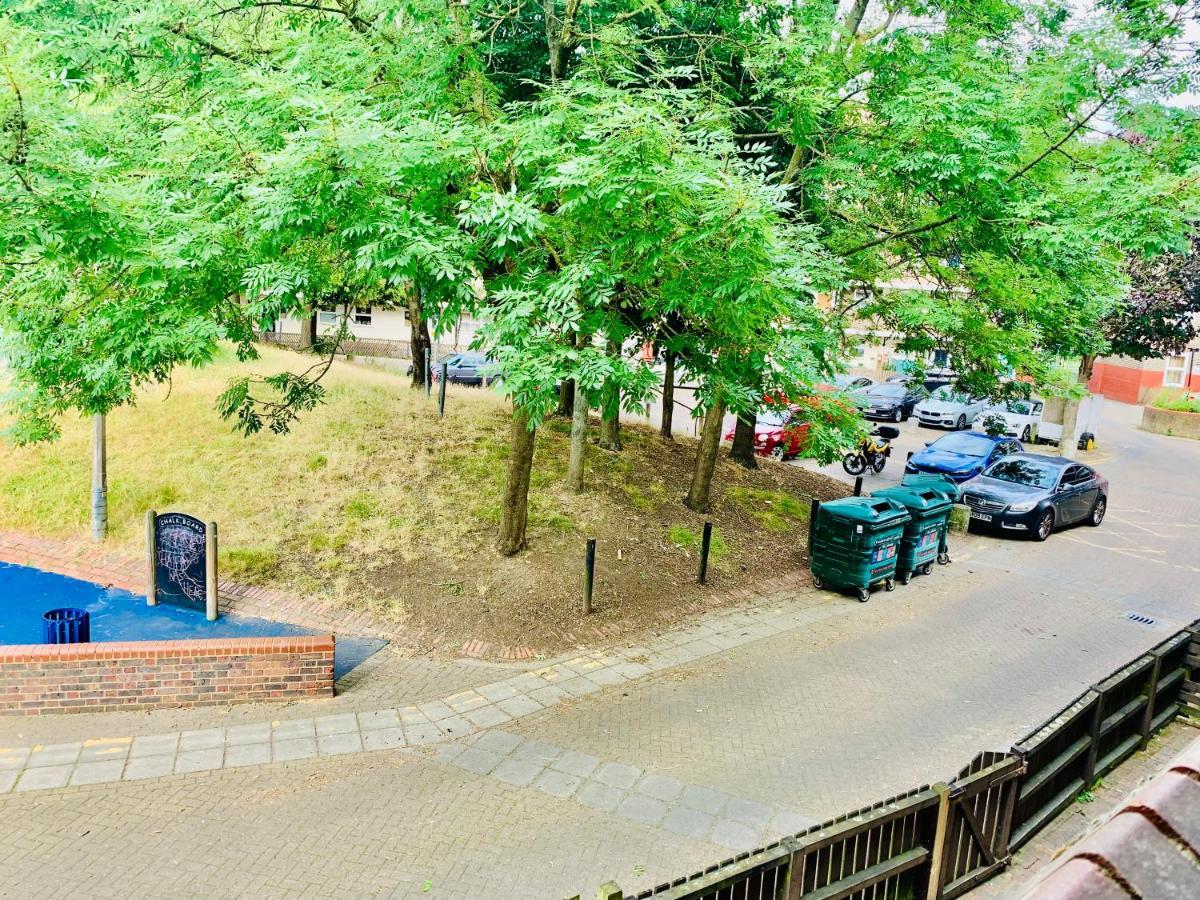Stunning 3 Bedroom Flat In Stockwell ลอนดอน ภายนอก รูปภาพ